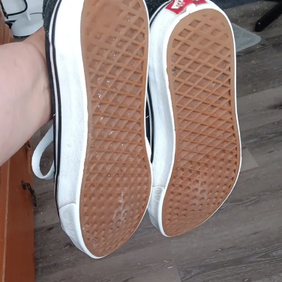 Vans Black and White Women's Sneakers - Picture 11 of 15